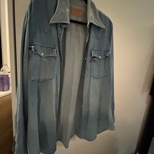 Vintage Levi’s Blue Denim Button-Up Shirt